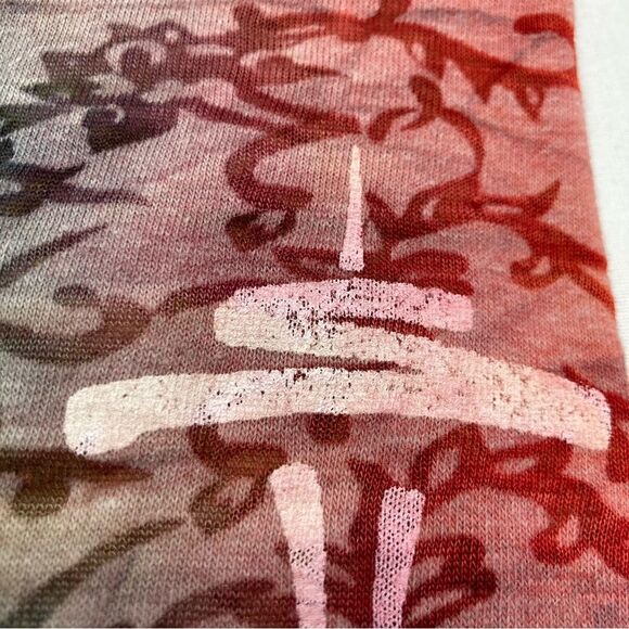 Space Needle T Shirt SZ M Rainbow Burnout Fabric Floral Print My Sport Souvenir - Picture 11 of 12